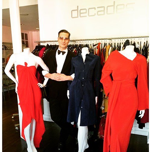 SamaEyewear's tweet photo. Check out the #vintage #1970s #Halston that just arrived chez @decadesinc #decadesinc Yes … https://t.co/rxLCVexXSx https://t.co/w6lODJNNe3