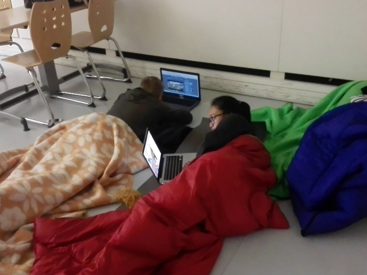 ValerianDem's tweet photo. Still working #GSB2015 #Strasbourg @sws https://t.co/fwWPRaCDOS