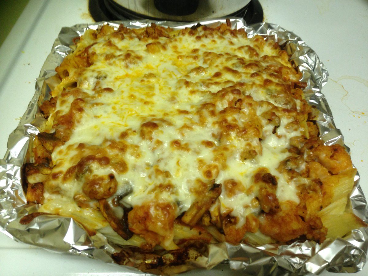 stepheniefong's tweet photo. Zucchini, mushroom and chicken casserole, a bit of every food group! #URWhatUTwEat @UWkatrinaTA https://t.co/XfrOqvChpS