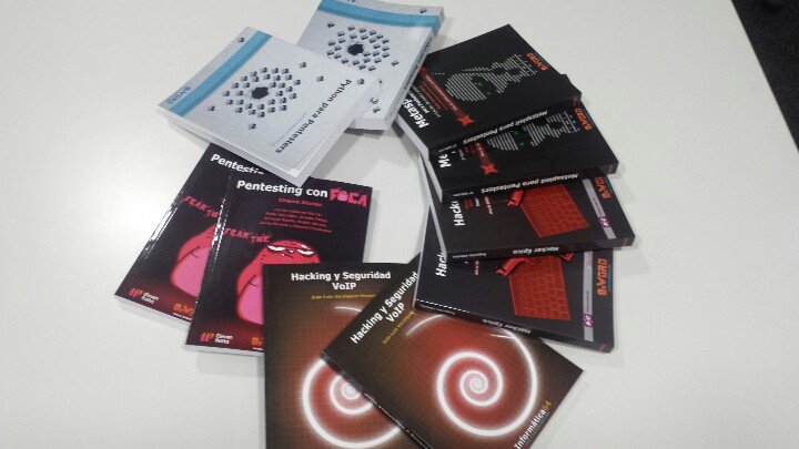 BSidesCL's tweet photo. https://t.co/XEkDUHJKXq libros para #bsidescl ; ) quedan pocos cupos https://t.co/7UdqE0b5lD