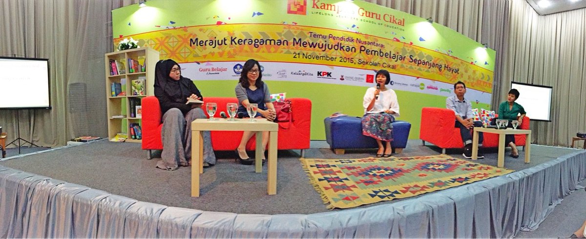 KampusGuruCikal's tweet photo. Diskusi Panelis dengan @melly_goeslaw @lucywiryono @clara_ng @roniyuzirman #TPN2015 https://t.co/MIegM5lx1w