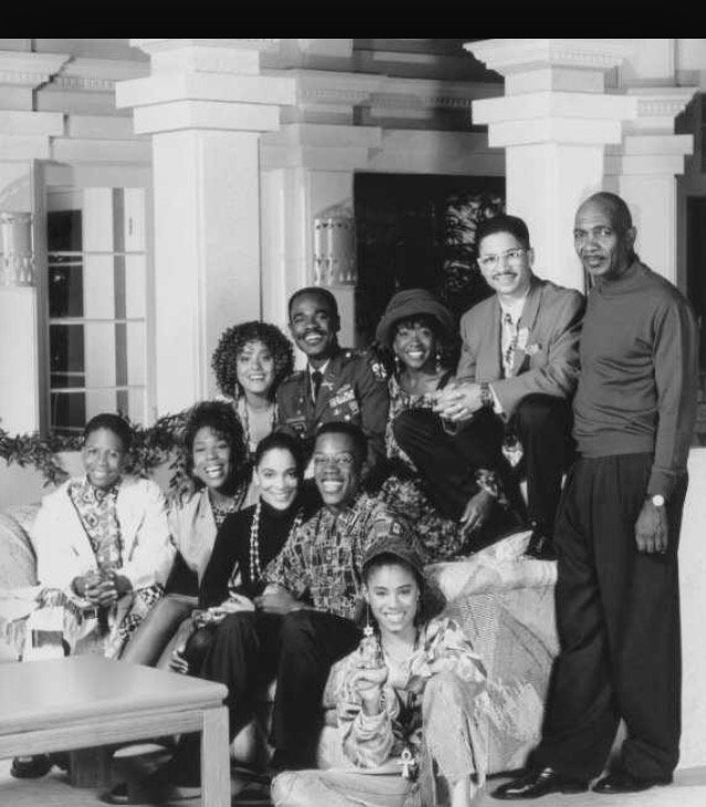 ADiffWorldLover's tweet photo. Definitely Gotta Take Dope Cast Pics Like These @CarterChallance @lilreddrae #BringBackADW #ADifferentWorld @ADWCast https://t.co/l9DtEOlkkZ
