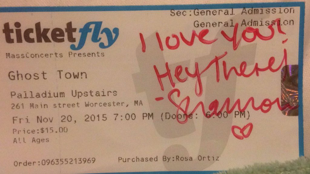 MaddehC's tweet photo. It was amazing meeting you!!❤️ thank you ! @HeyThereImShan https://t.co/vlrnEjeYjE