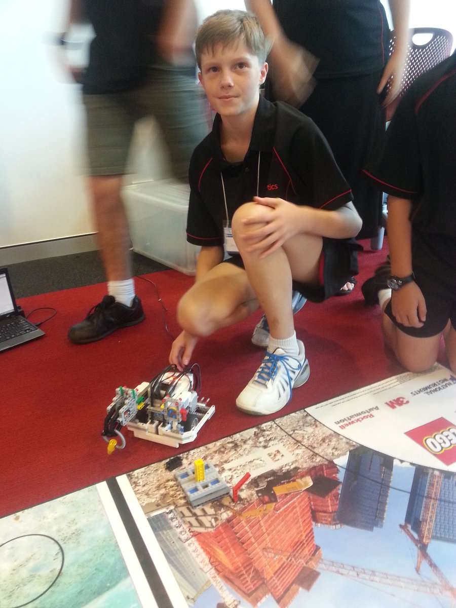 @QUTTheCube #FIRSTLegoLeague . Just one of many awesome robots seen today.