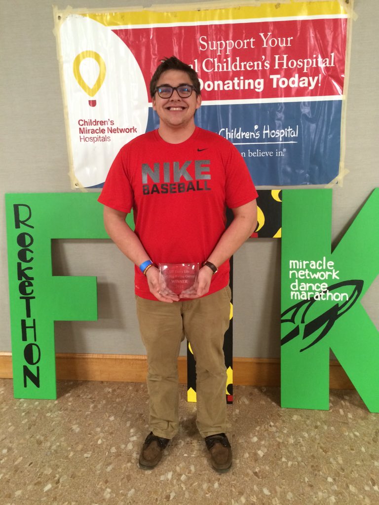 _BAlves1's tweet image. Congrats to @Jeremy_Farris on winning the @UTExtraLife hot dog eating contest! As always, making @EEPikes proud