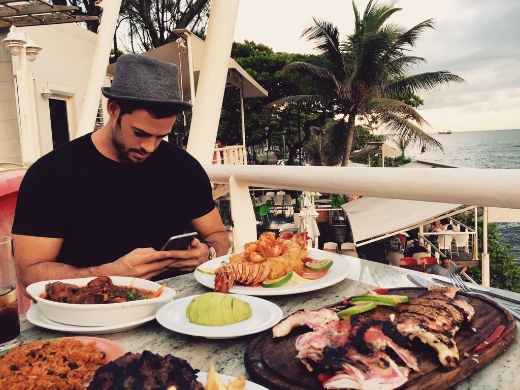 willylevy29's tweet photo. Un aperitivo Dominicano..ya casi comenzamos filmaciones en la hermosa Republica Dominicana #Lantica  #LanticaMedia https://t.co/NzG7rc6mhP