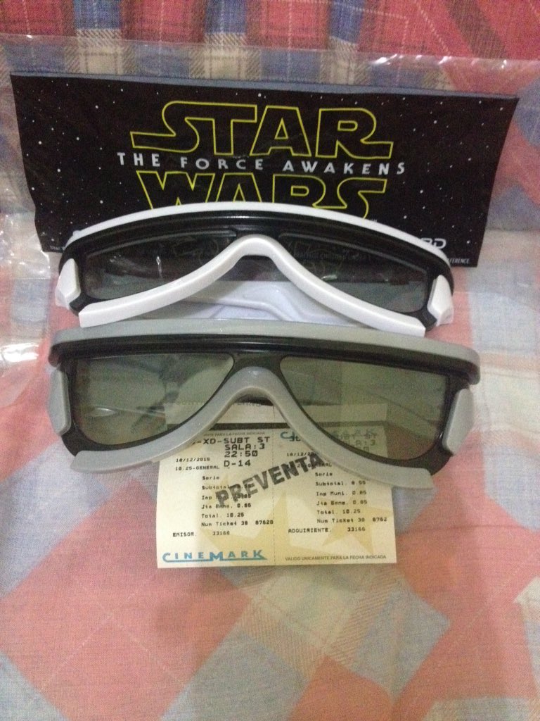 panchito292's tweet photo. Q la Fuerza nos acompañe listo pa el estreno #StarWars #3DXD @CinemarkEC 🎬😎 https://t.co/bTy0uXJg6T