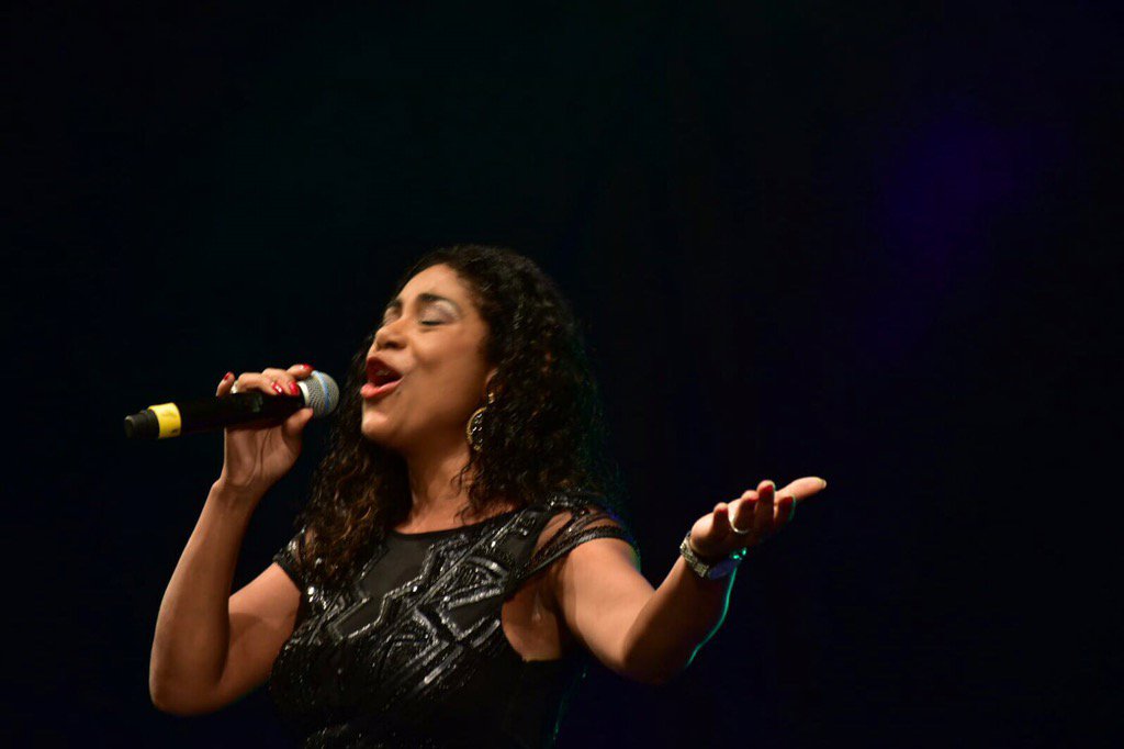 VlgMiniTransat's tweet photo. @tanyastval a commencé son show! C'est maintenant au #VlgMiniTransat #Guadeloupe https://t.co/Xf4rSlPPaW