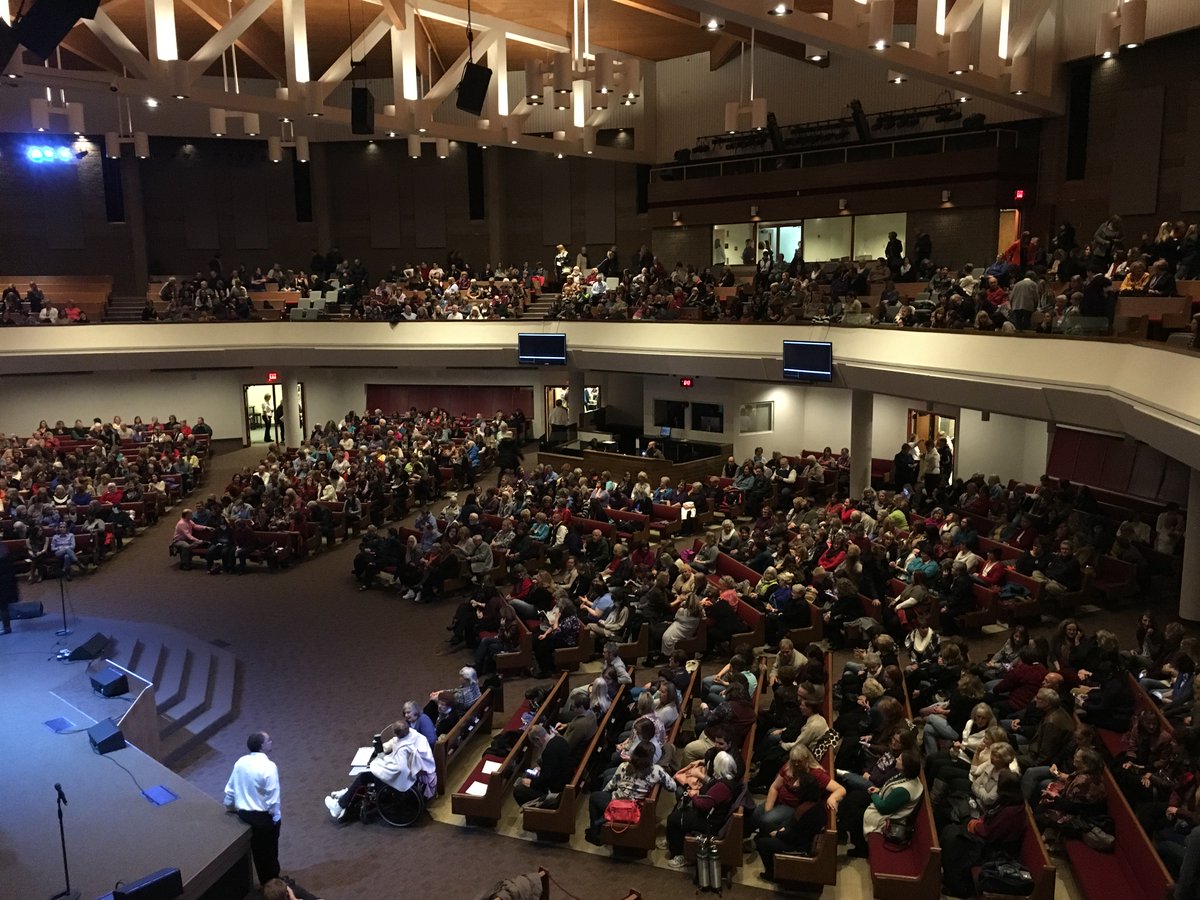 980TheMission's tweet photo. The @980TheMission & @FishTwinCities #CCN2015 is under way at @NewHopeChurchMN! What a venue and what a night! https://t.co/N92LNdneIP