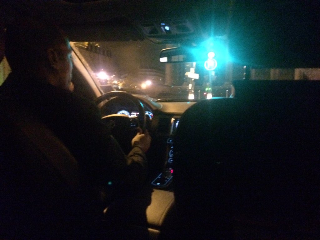 maylis_stella's tweet photo. Dans une jaguar OKLM avec @Drive_Paris #ParisbyNight #VTC https://t.co/2FuZyDlE9D