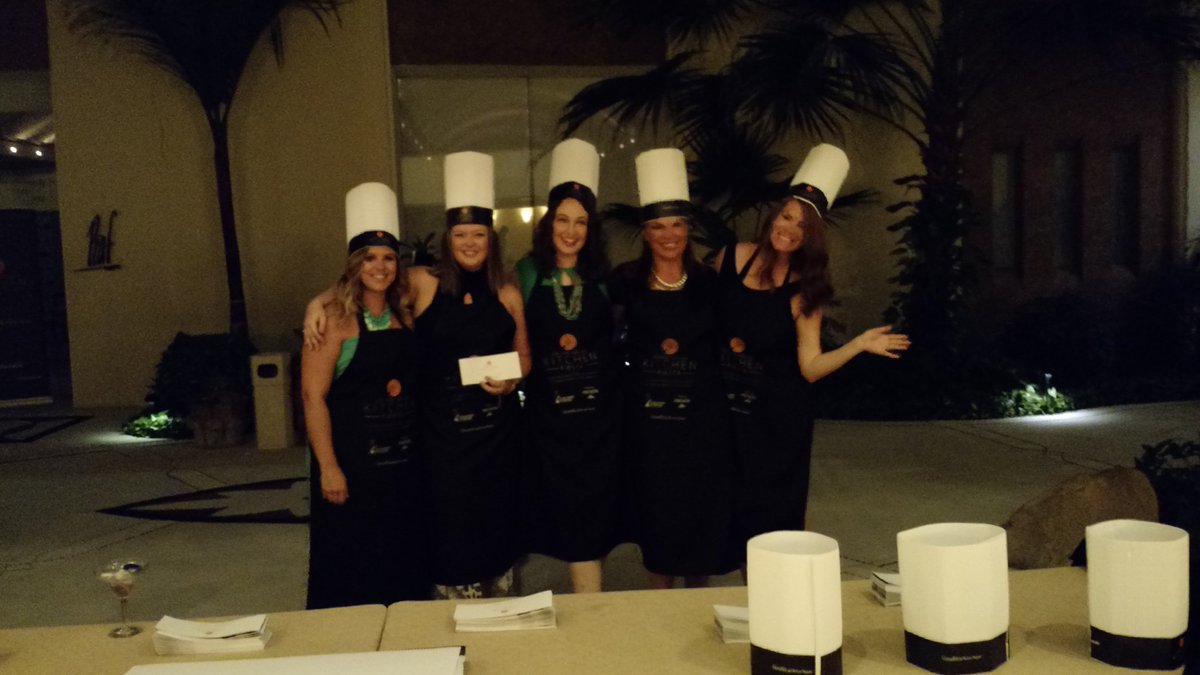 VallartaGV's tweet photo. Da inicio nuestra #FGIKitchenFiesta @RivieraNayarit @AlejandroGoche1 @PuertoVallarta https://t.co/0KPcuOyGnd