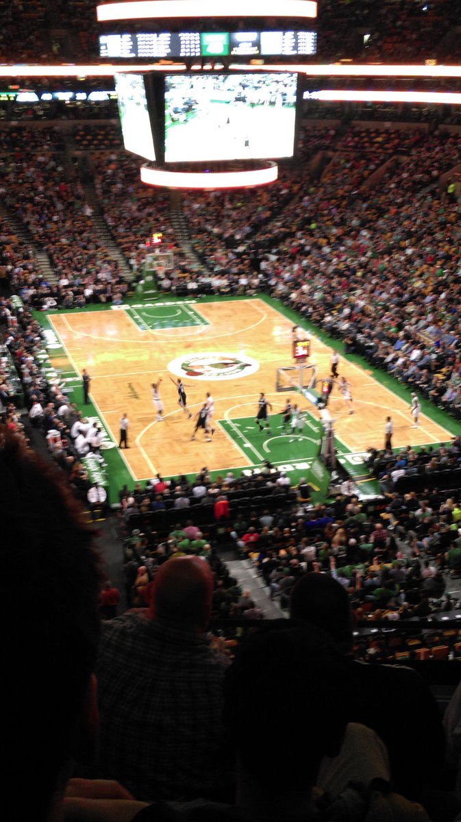 vic_fil's tweet photo. Let's go @celtics ! #bostonceltics #MSEntreprendre #crazy #basket cc @EMLYON https://t.co/qgqsK213Th