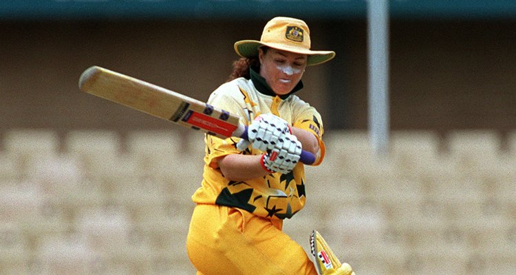 Happy birthday to former batter & assistant coach, Karen Rolton ( 
