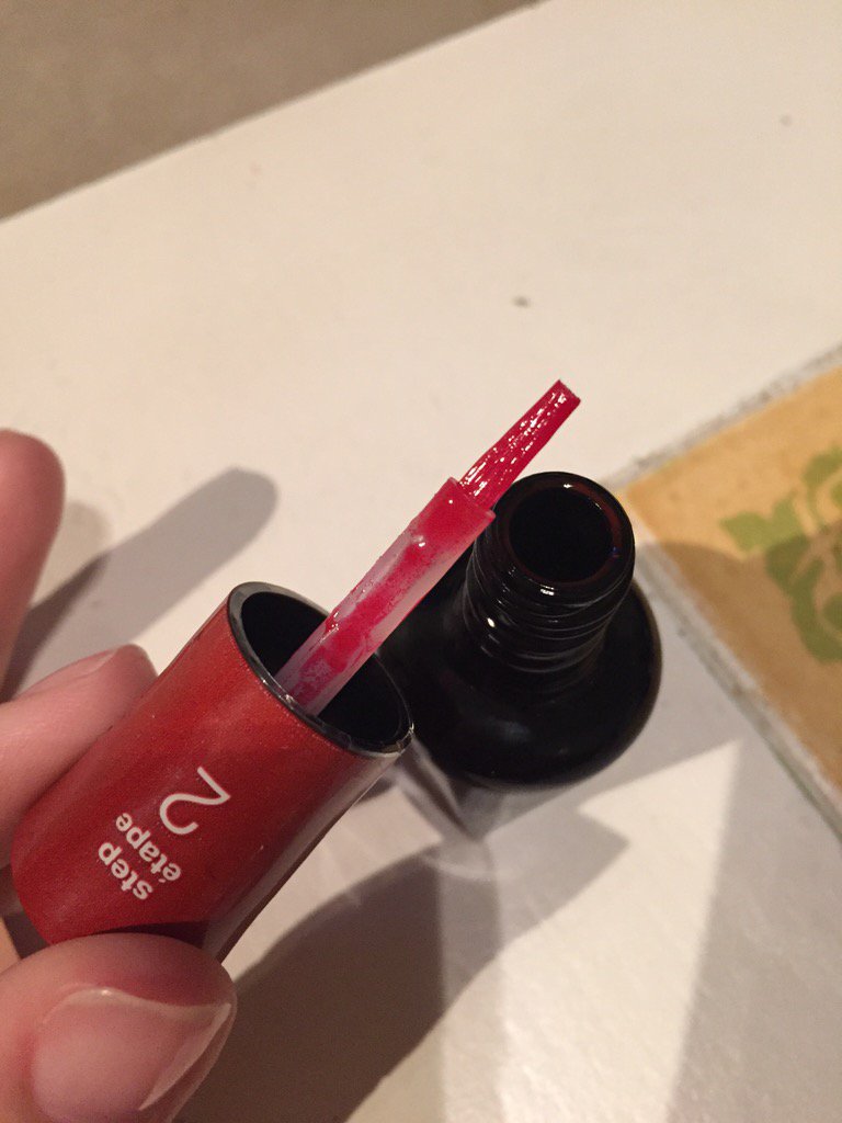 PattyCAcosta's tweet photo. @SallyHansen just spent $13 at @Target on this and there's no polish inside. 😡 https://t.co/RmyBNExUr1
