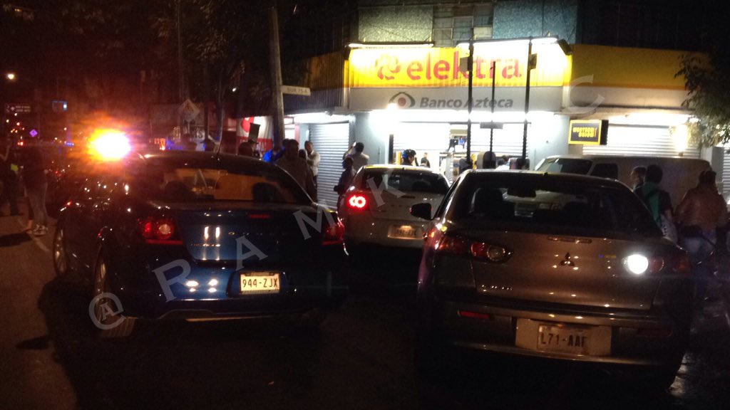 Asaltan Elektra por mercado Jamaica - CUTSnZrVEAAWkpv