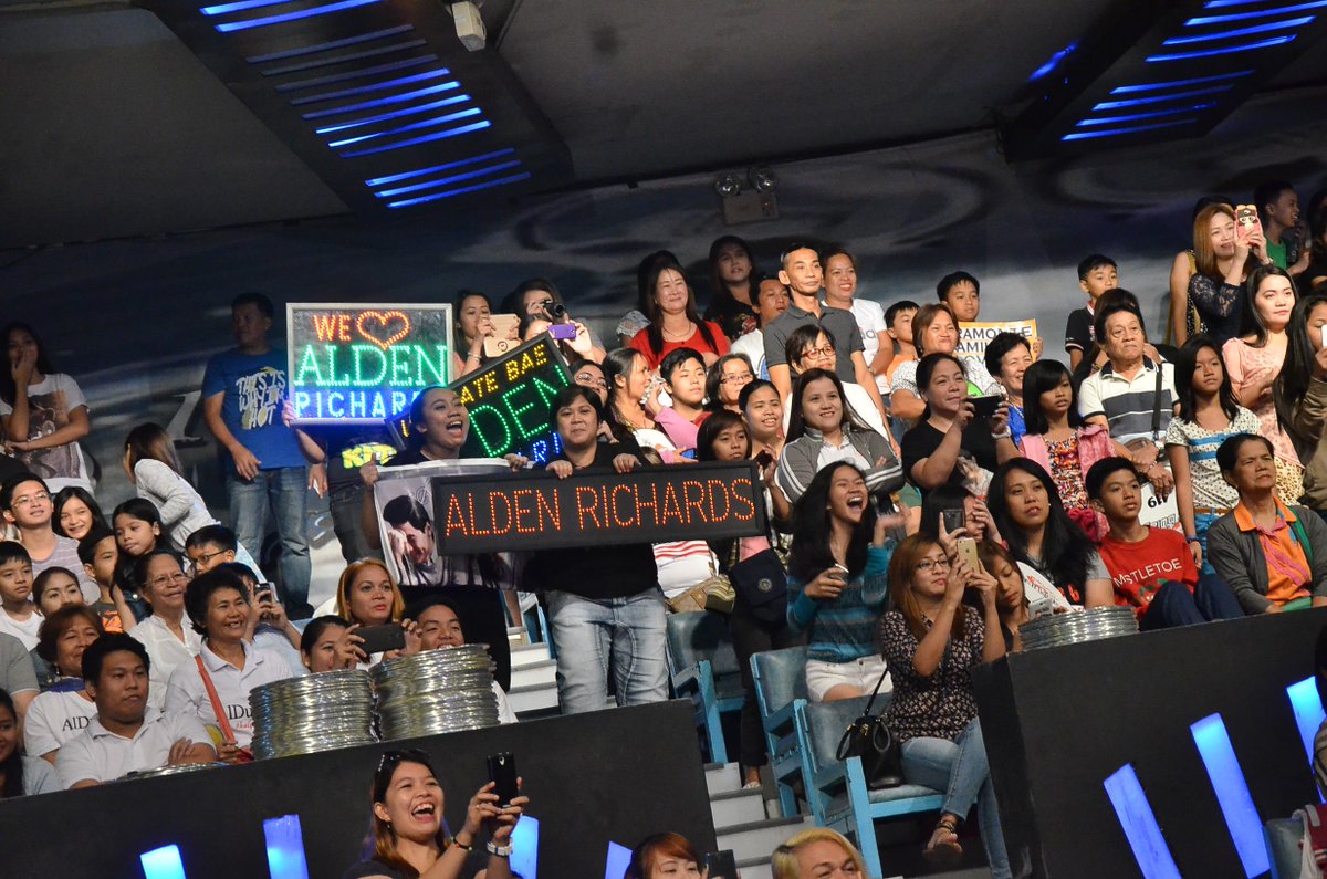 EatBulaga's tweet photo. Hindi pa nagsisimula ang #ALDUBSumptuousLunch pero handang handa na ang Team studio! See U later! 11:30! https://t.co/tJCoUXv8e9