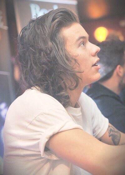 lowqualityxhes's tweet image. It doesn't matter who took the picture or the quality of it, Harry will always be beautiful. x