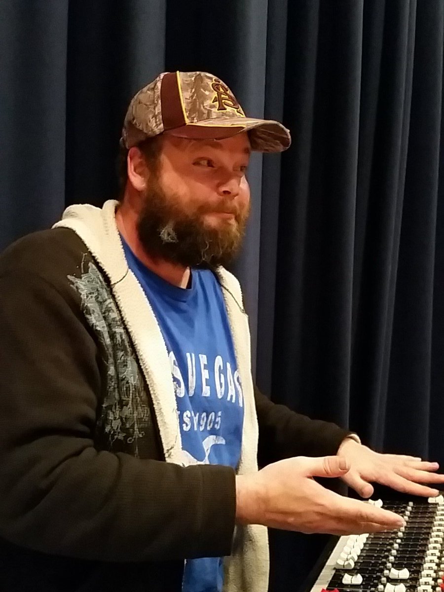 ComedySchools's tweet photo. #MatttheIntern @ #TempeCenterForTheArts for #MikeGroth 's "It's About Time" #comedyschools.com https://t.co/q6iiR1ZLBK