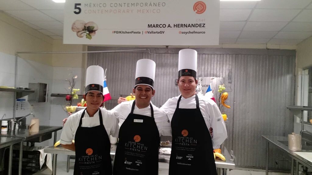 soychefmarco's tweet photo. #FGIKitchenFiesta LO MEJOR! https://t.co/FrMfzUfVfR