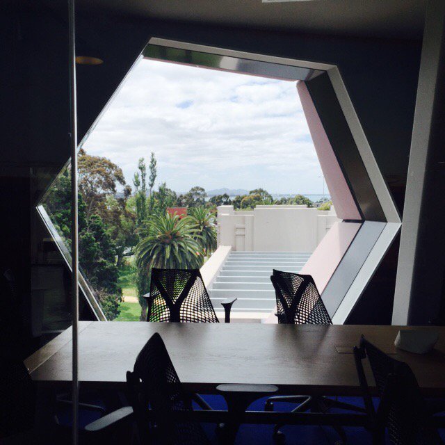 Làszló Römer tweet media