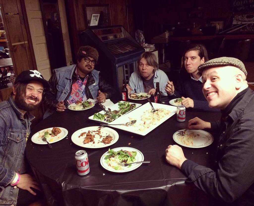 playing <a href="/subtchicago/">Subterranean</a> tonight. 2nd last show of tour :(.... ift.tt/1T5pDKb