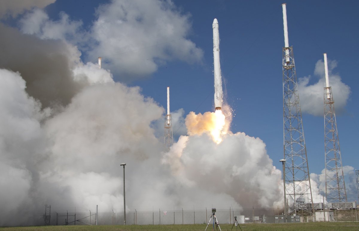 taylortang861's tweet image. NASA orders SpaceX to taxi astronauts to the ISS in 2017 - bit.ly/1MHOyPi #gadgetreviews  #gadgetguide