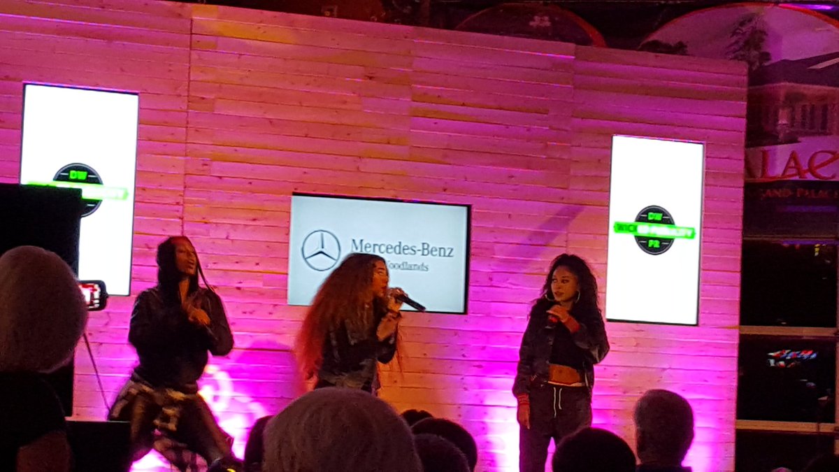 danabible's tweet photo. With @The_Brittani_C @CurtisBraly & @BrileyMediaGrp listening to the ladies of @BLUSHHHmusic #BringingOldSchoolBack https://t.co/ro5CA3bnes