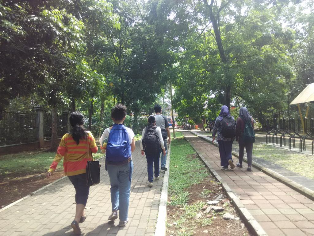 TNL_FEBUI's tweet photo. Kita akan menuju lokasi observasi nih di Kampung Bandan, Jakarta Utara. Penasaran gmn tempat observasinya ? :D https://t.co/DLttsO4m7R