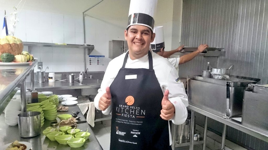 soychefmarco's tweet photo. Desde la cocina 👌 #FGIKitchenFiesta en @VallartaGV https://t.co/UZdgxMhocg