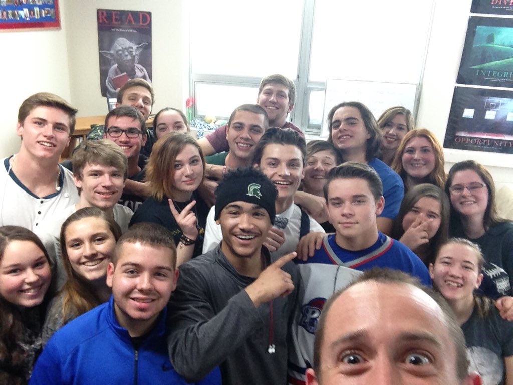 ChapesFamily's tweet image. Last day with this awesome fam. Gonna miss 'em. 😢 #WhereIsSam #ProbablyOnHisPhone 😉 #STDBallCreators #WeMissedWhit