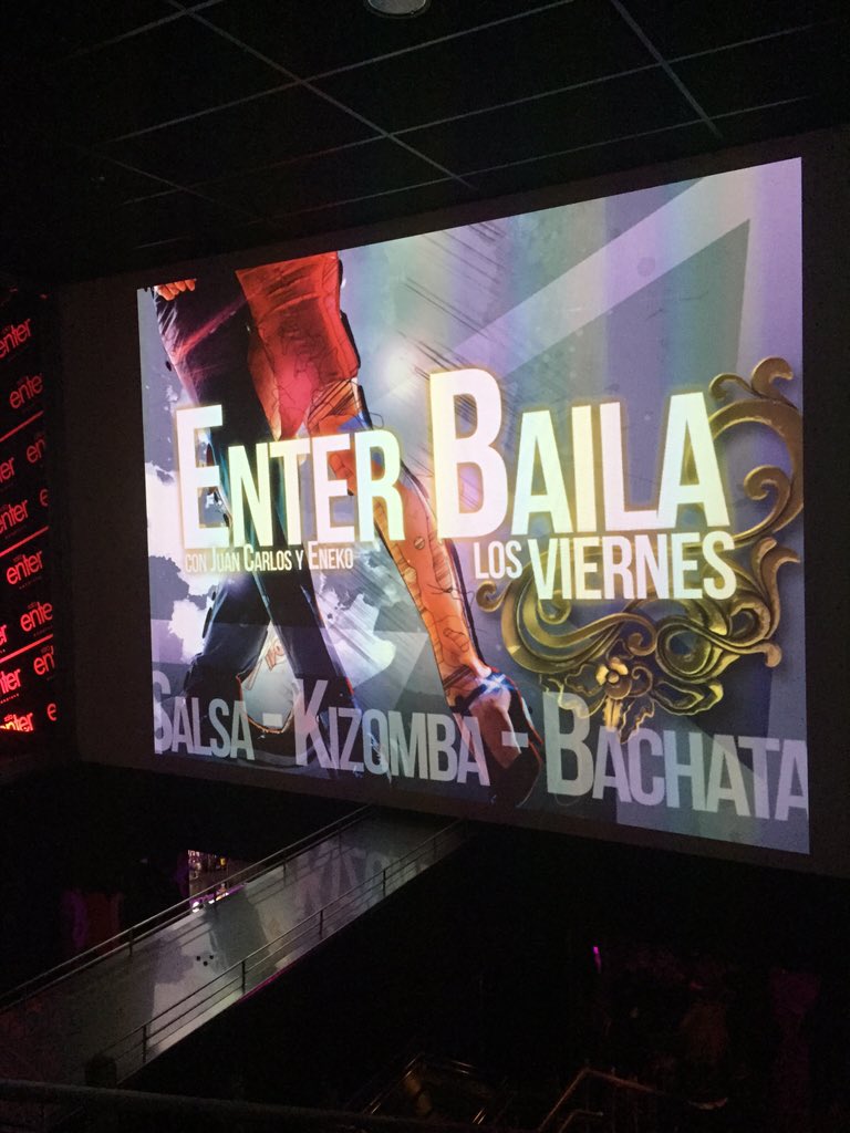 EnterPamplona's tweet photo. Los viernes se baila. #enterbaila https://t.co/MLz5fG2o9U