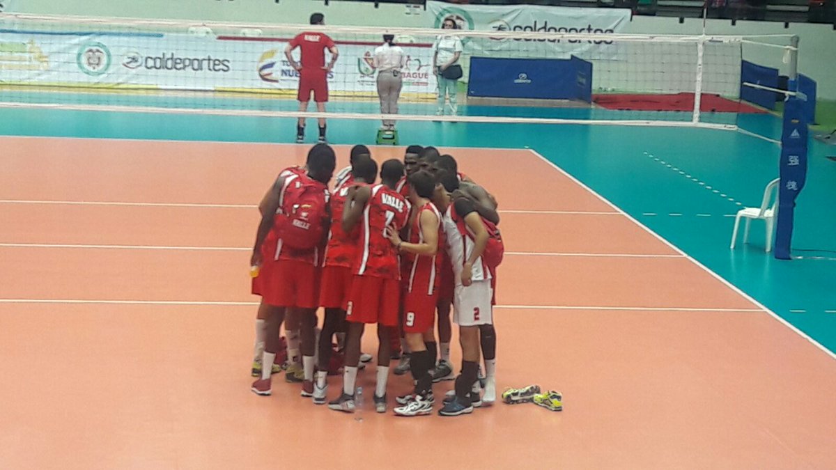 TwiterosCali's tweet photo. Gracias muchachos! La emoción es gigante, siii Valle es grande en Voleibol, Valle, Valle!: @ClaudiaFRojas https://t.co/jEK3HdTywF