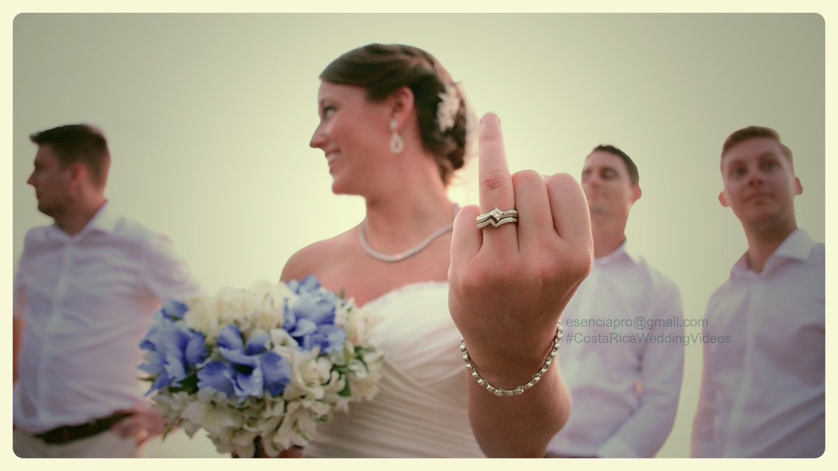 Click esenciatv.com  
#EsenciaProducciones #EsenciaProduccion #WeddingVideosCr #ProduccionAudiovisual