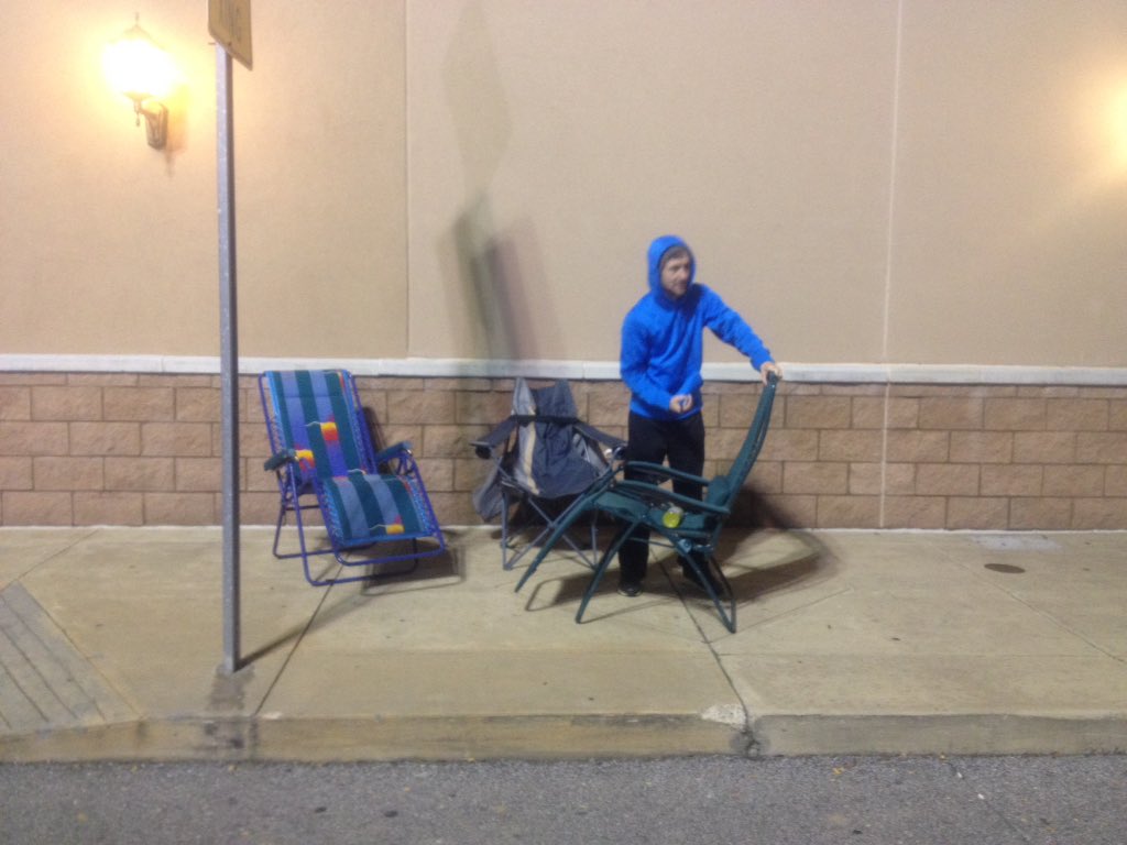 BFTailgaters's tweet photo. The Set up is in motion. Black Friday 2K15 is upon us! #BestBuy @BFAds #WeDoThisInStyle https://t.co/4aEQrt3rR2