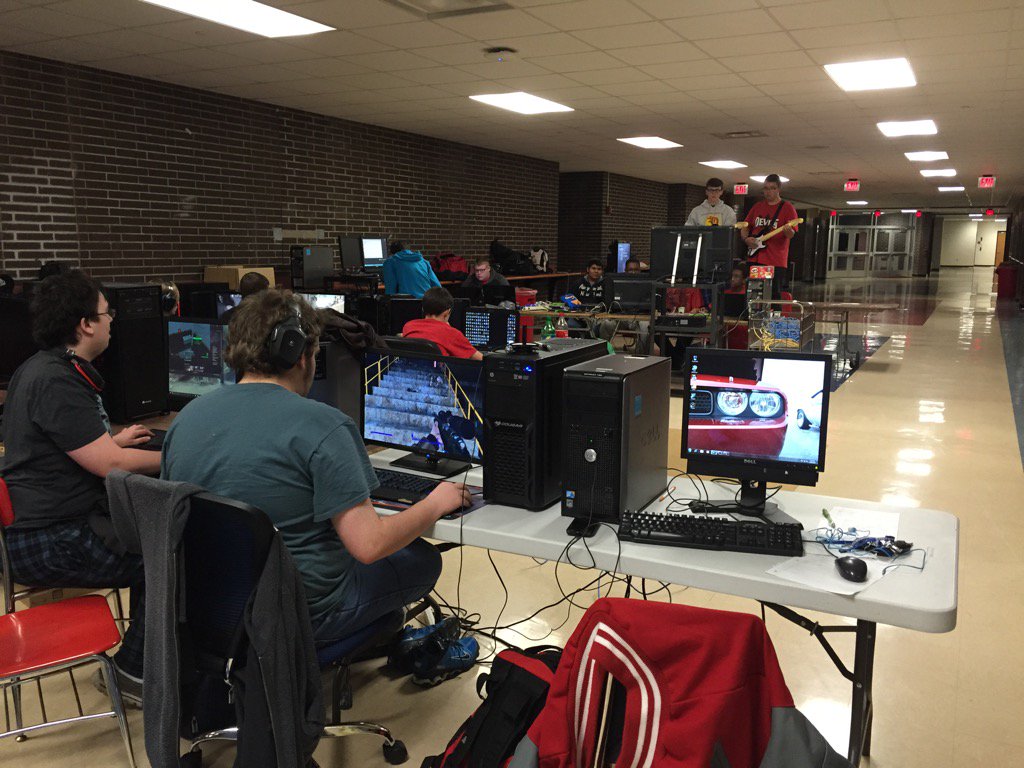 JulieStraight's tweet photo. LAN Party is huge success. Coolest teachers ever too. #JHSpride @GCCSchools @JHS_mediacenter https://t.co/MX7qlX1I7H