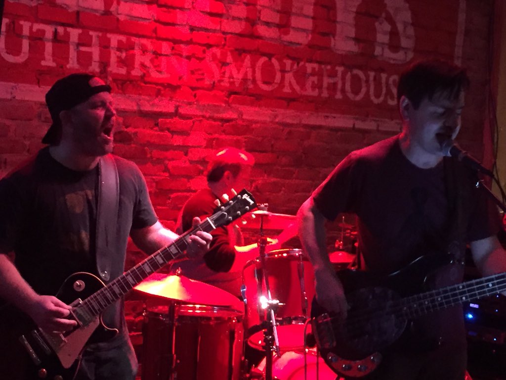 ShawnJRogers's tweet photo. Rocking out at #halopalooza! #halogenlife https://t.co/HxIxzsV9Fo
