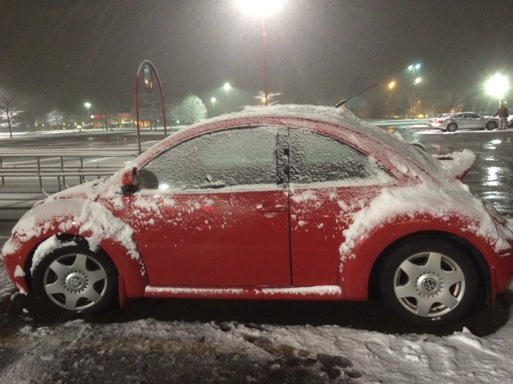 ahill514's tweet photo. Thank you @RozeyBear for cleaning off my car. #westisbest #t1060 https://t.co/DzTGdDzUn8