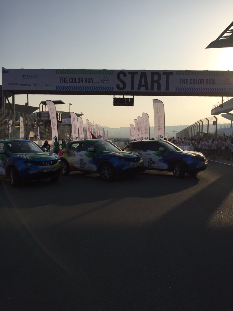 NissanDubai's tweet image. Nissan Juke about to kick start color run. Are you out here running ? #TakeAStand #colorrunuae #nissandxb