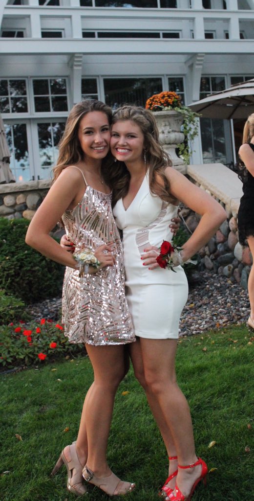 nikkipeitz98's tweet photo. Girl you light up my world! Happy b-day!!! keeping being you!!! 💛 @samitomczak https://t.co/ZgLOgFg7hl