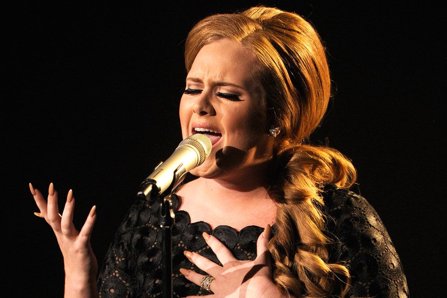 VanityFair's tweet photo. Why “Send My Love (to Your New Lover)” is the breakout track on @Adele’s new album https://t.co/wnSSm9SPs1 https://t.co/aD2BEhGNAZ