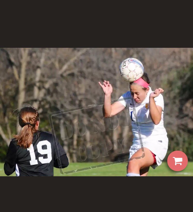 MeganGlover11's tweet photo. @SoccerGrlProbs #BadActionShots 😅😂😭 https://t.co/L2EmP145Zz