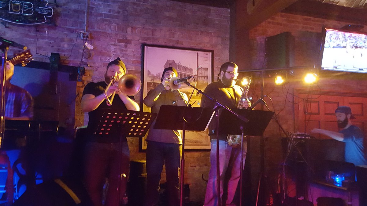 booyouole's tweet photo. And we're off! @Showboat_Saloon @lakefront #shapeimin https://t.co/TBzOgYujvl