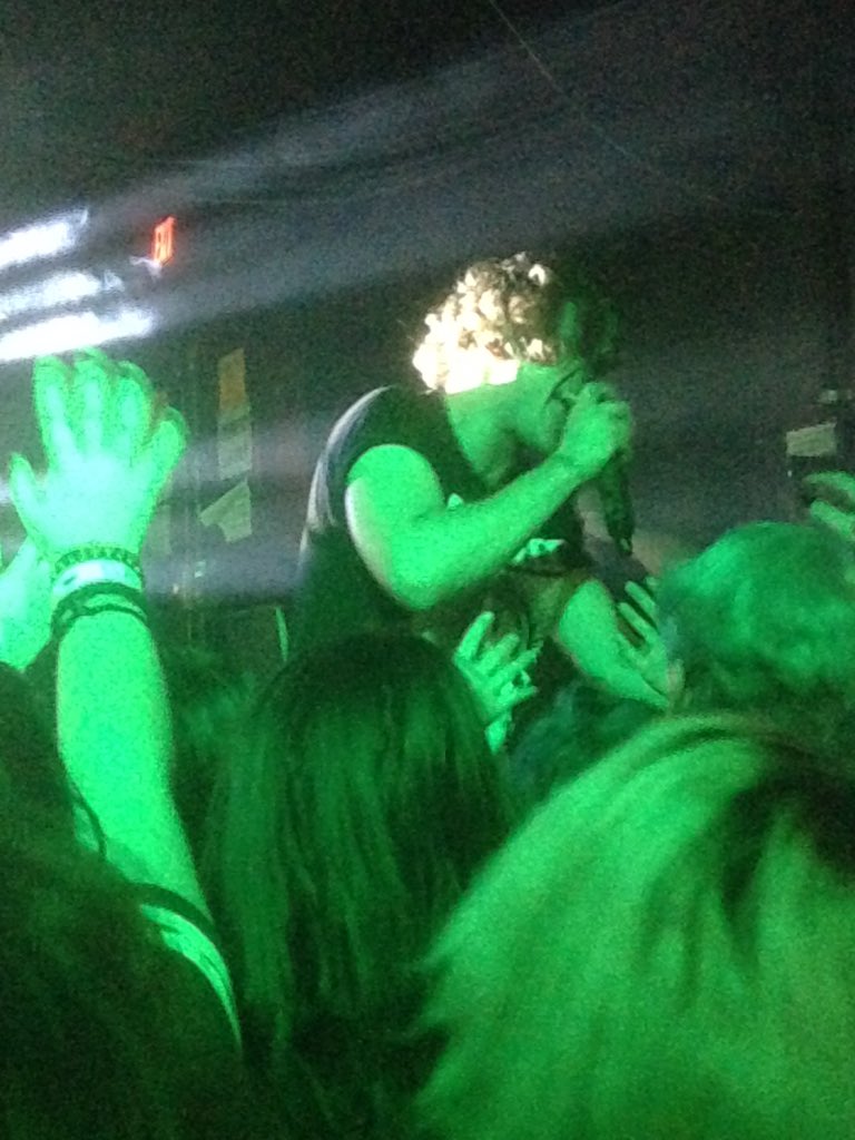 MaddehC's tweet photo. Tonight was amazing 😍❤️ @HeyThereImShan @itskevghost @mannythedrummer @itsalixmonster @itskevghost https://t.co/fDikHBSBU0