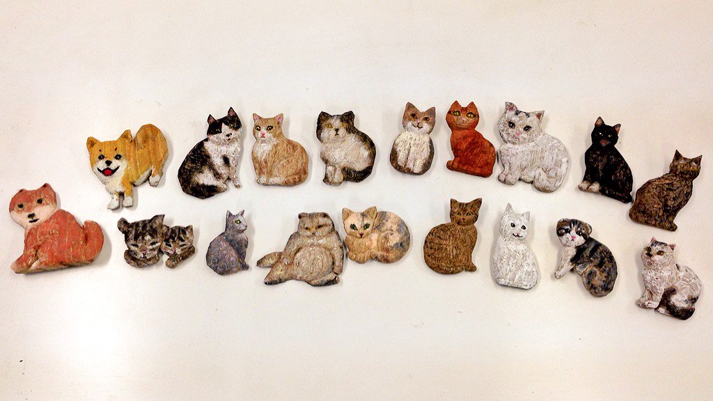 hashimotomio's tweet photo. NHK文化センター青山教室さんでねこ(いぬ)のブローチ木彫り教室、すばらしい彫刻ブローチたち、ああ、並べて見ていたい。。。 https://t.co/jcNLWBP0Tk