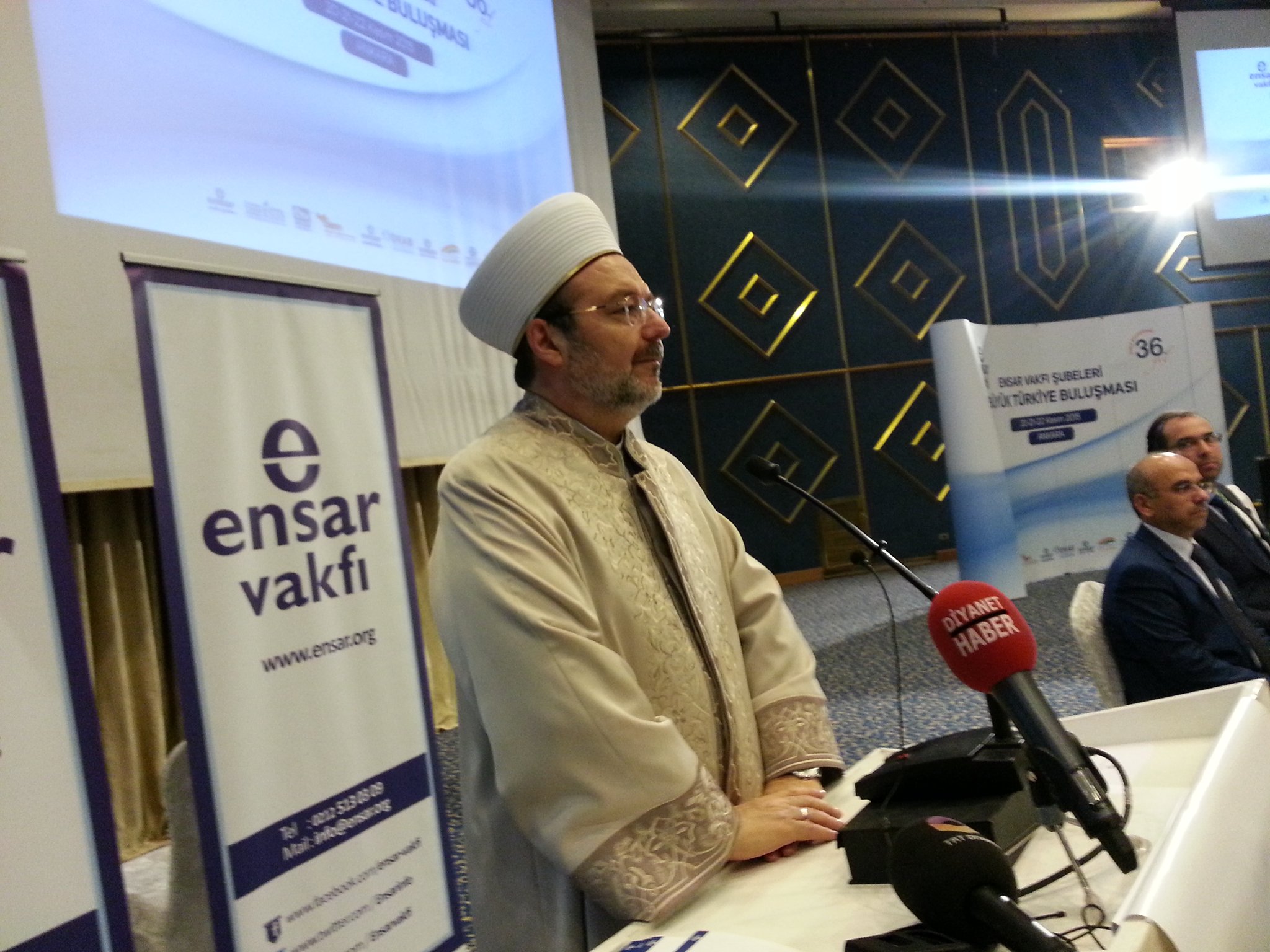 Ensar Vakfı в Twitter: „Diyanet İşleri Başkanı Sayın Mehmet Görmez, Ensar Vakfı Şubeleri 2015 Büyük Türkiye Buluşması'nda seminer veriyor... https://t.co/rcOZ7tZek1“ / Twitter