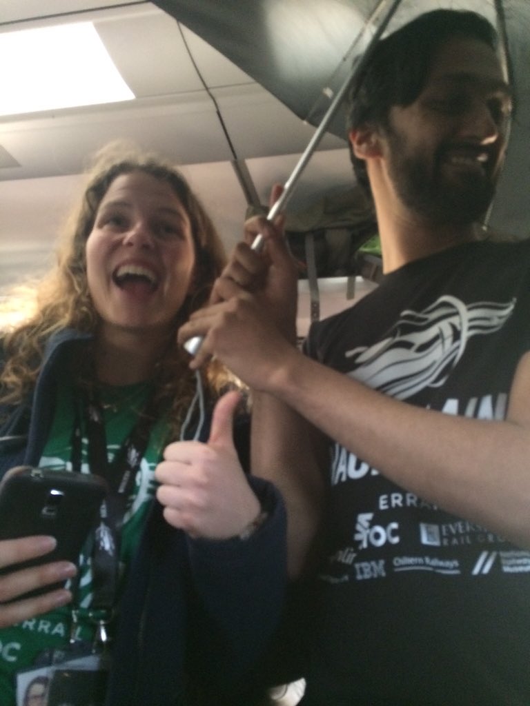 jeremyfoot's tweet image. #GWRHackTrain @ekennajical @RiverTam57 singing on the train @gwruk @TheHackTrain #HackTheRails