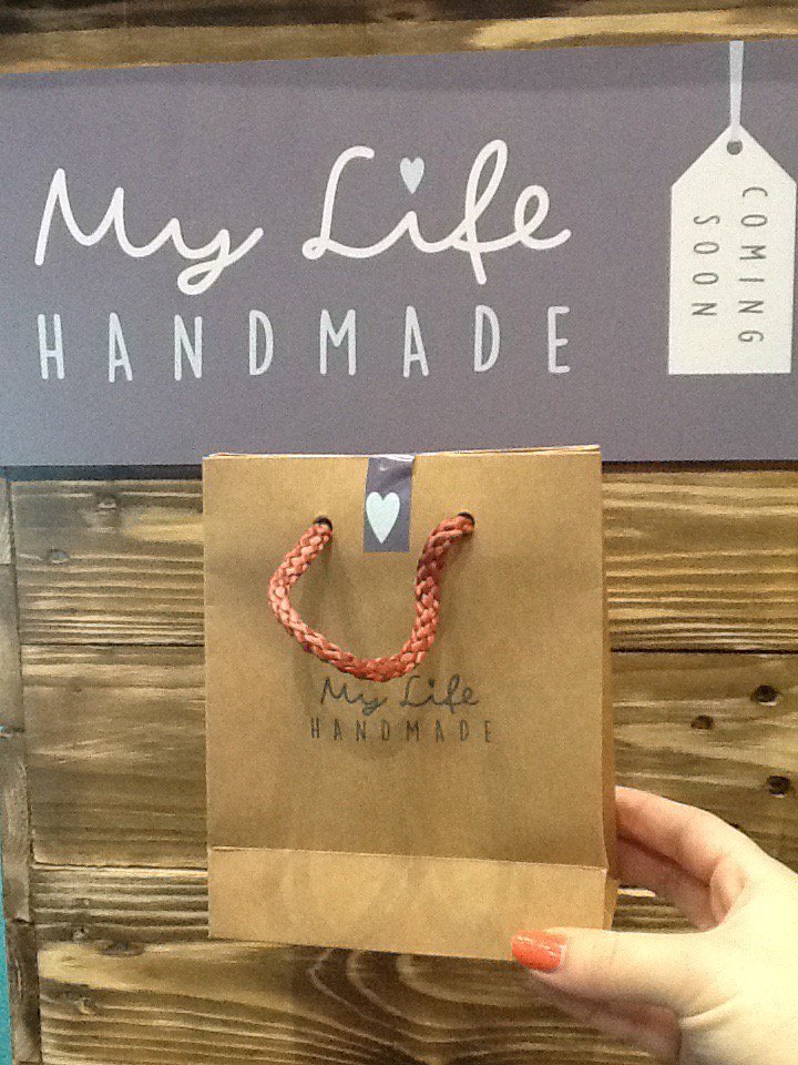 MyLife_Handmade's tweet photo. It's day two of The @HandmadeFair and theres lots of goodie bags over at stand x50 with @CREATIVE_ROX for you all!! https://t.co/ODdlLD2RLY