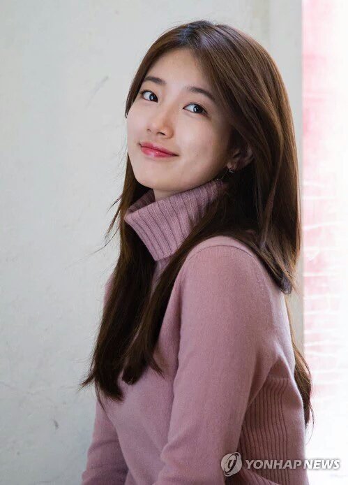 TheDramaKorea's tweet image. Dalam sebuah wawancara, Bae Suzy mengaku menonton "Reply 1988" karna itu adalah drama yang menyentuh &amp;amp; menyenangkan.