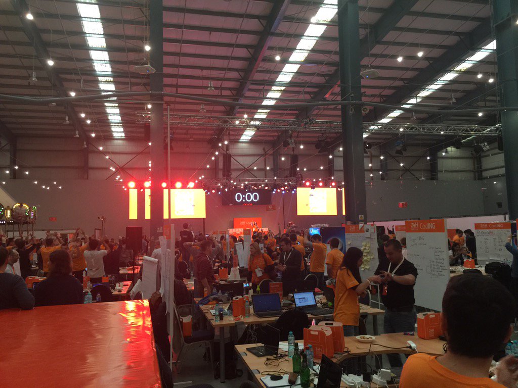 emrahbaran41's tweet image. Time is up. Congarts each team #24hcoding