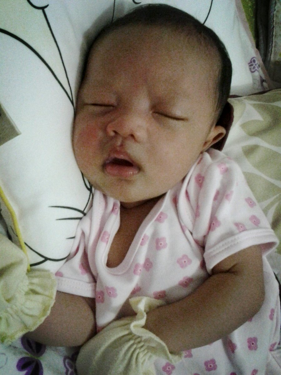 @RoyBVB haaahh!!! Sungguh terlalu!! Hahaha.  Amiiin. Makasih doanya oom....salam kiyut dr safia :3